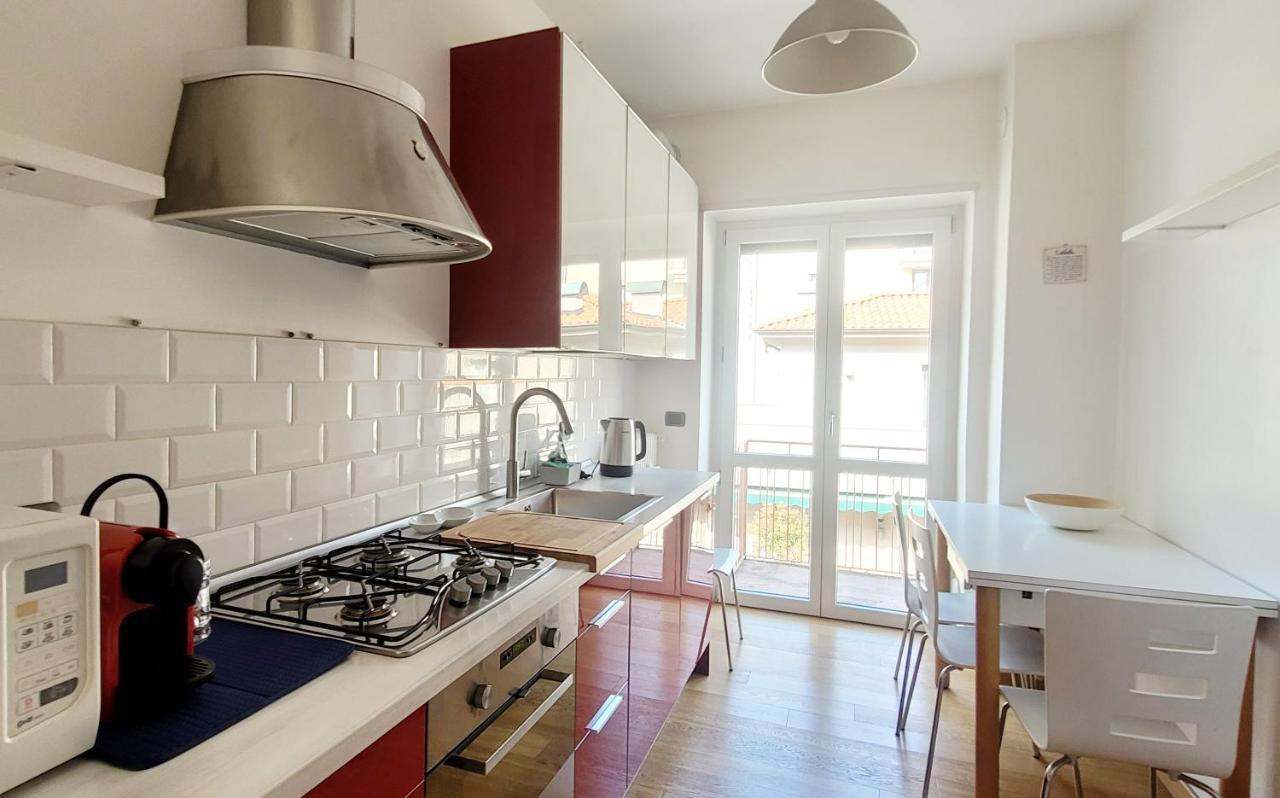 Comfortable Apartment In The Heart Of Lecco Luaran gambar