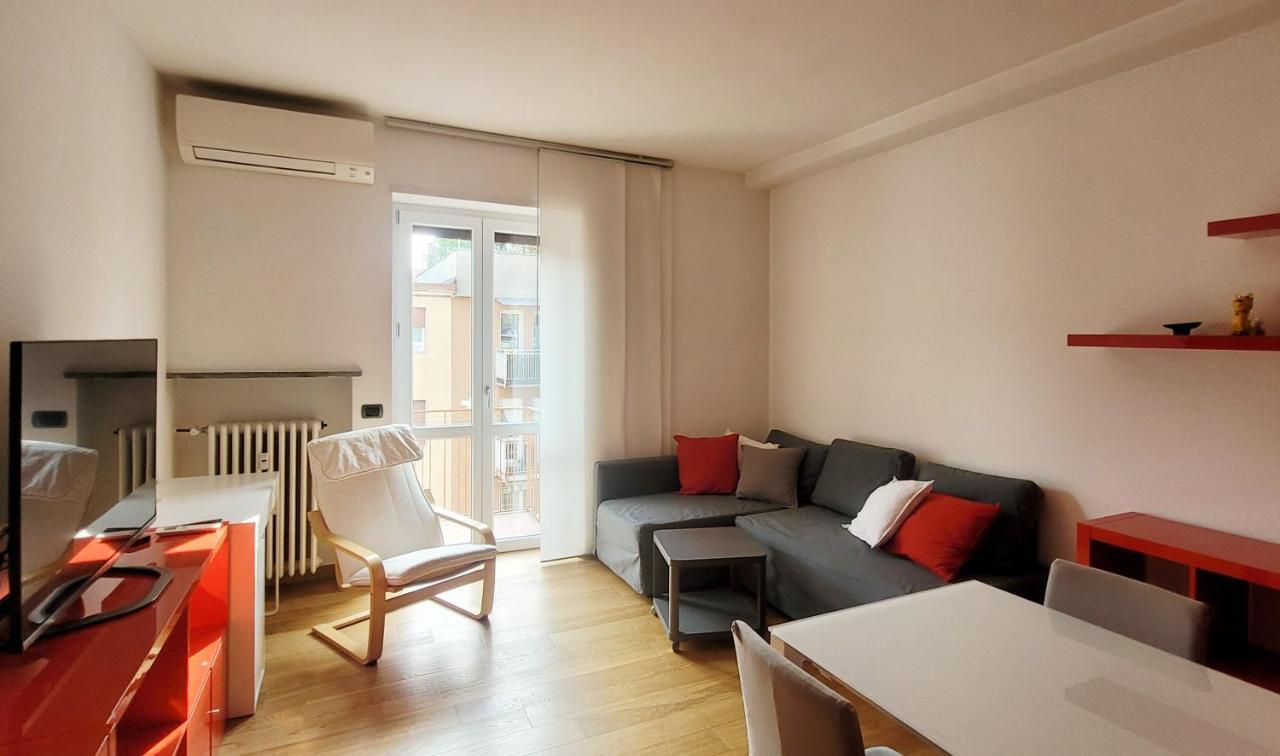 Comfortable Apartment In The Heart Of Lecco Luaran gambar