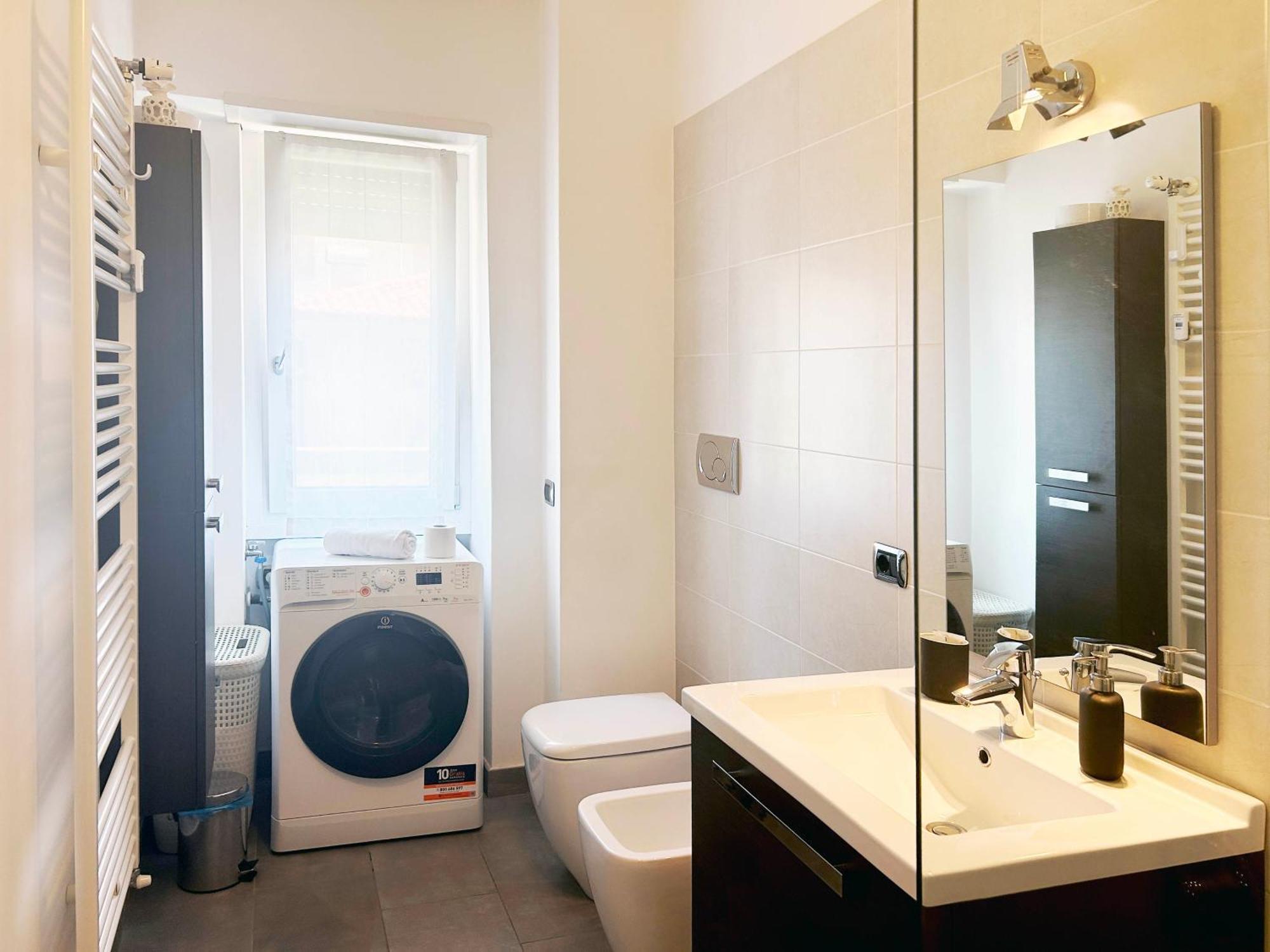Comfortable Apartment In The Heart Of Lecco Luaran gambar